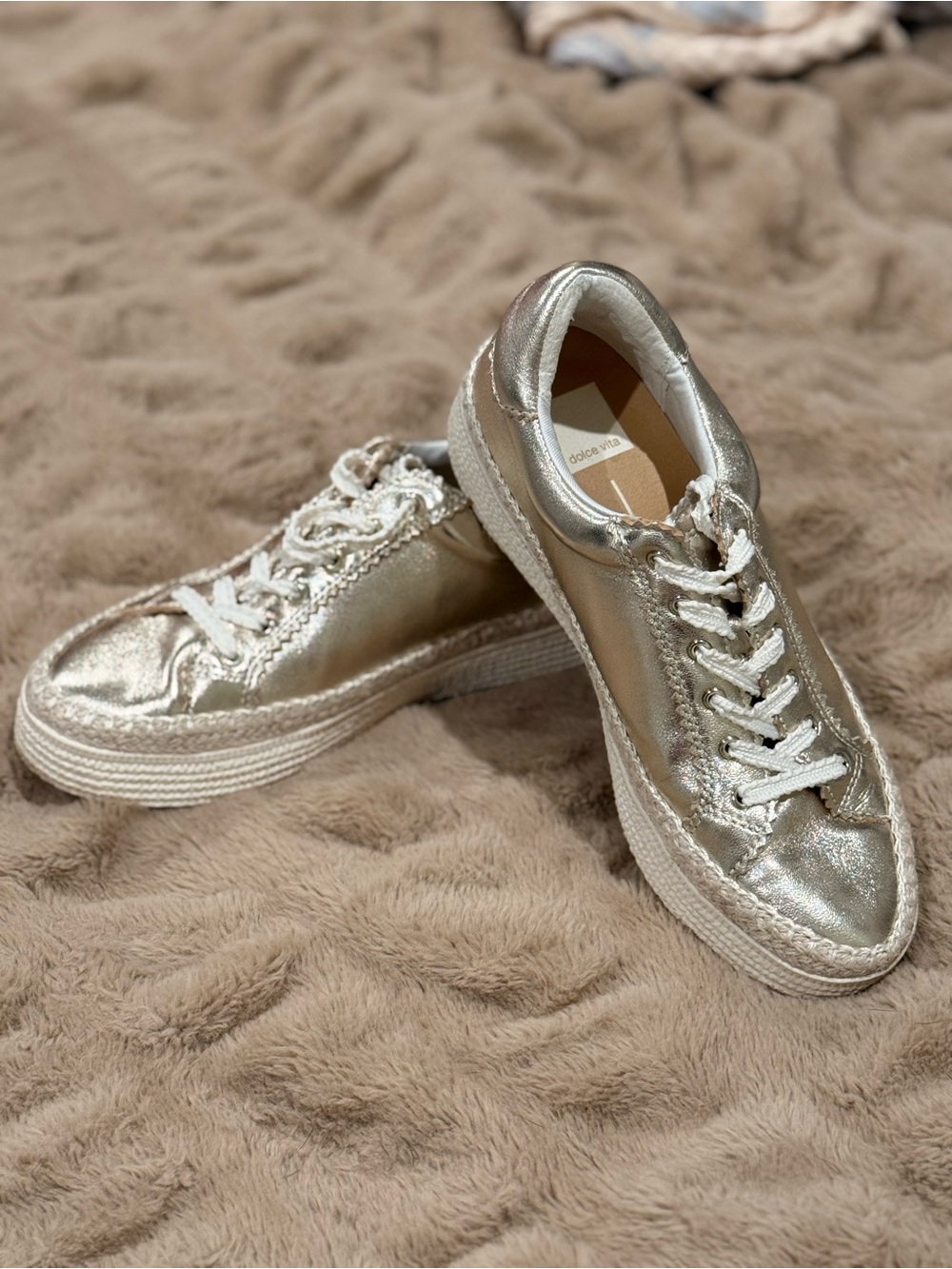 Dolce Vita Lennix Metallic Sneakers
